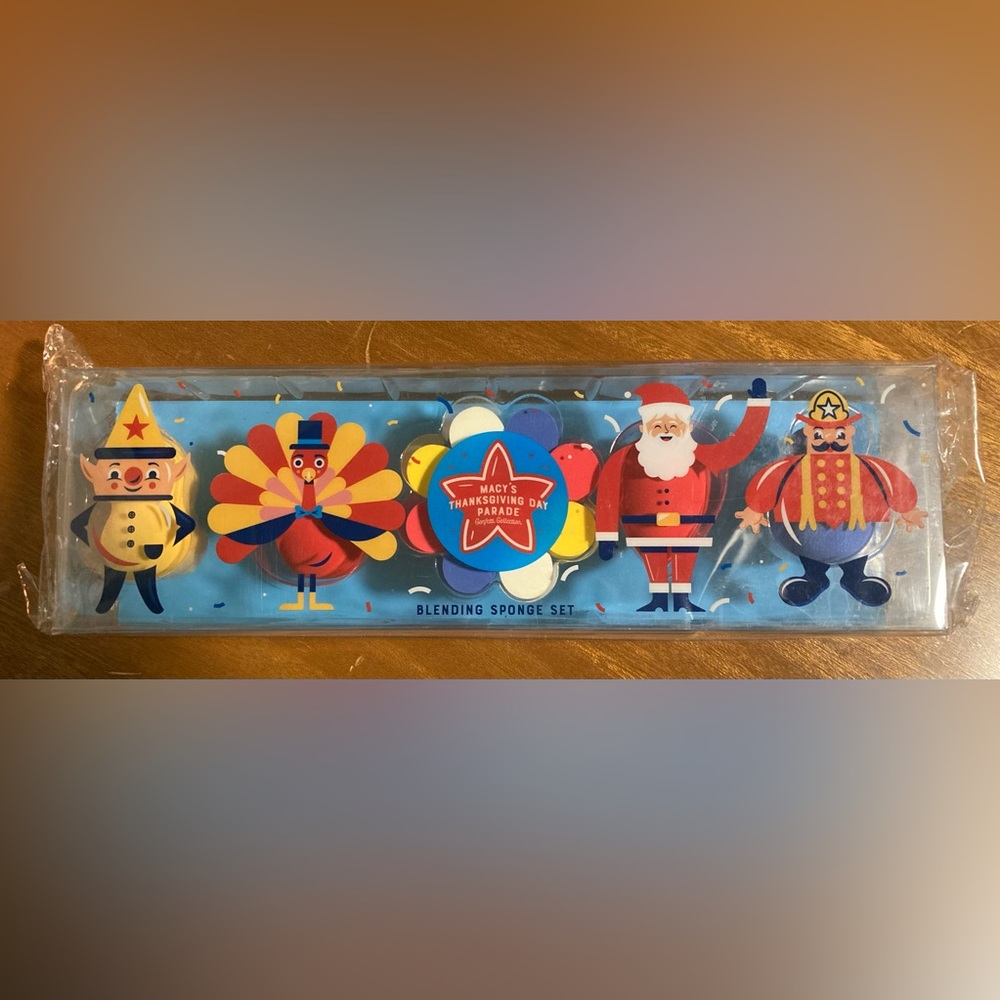 NWT - Blending sponge set, holiday theme